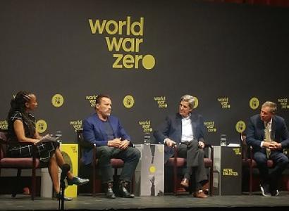 Kerry, Schwartzenegger and Kasich on stage