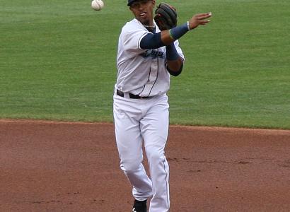 Lindor throwing baseball