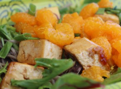 Mandarine Salad with Tofu and Sesame Ginger Dressing