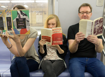 People reading