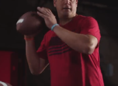 Tim Ryan throwing football