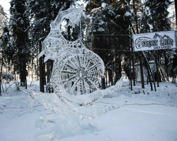 Elaborate ice sculpture